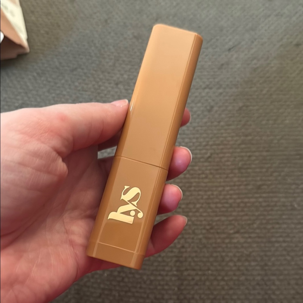 Cream Foundation Makeup Stick - Picture 4 of 5